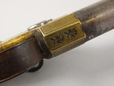 An early 19thC flintlock double barrel pistol - 5