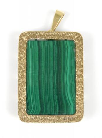 A 9ct gold and malachite pendant