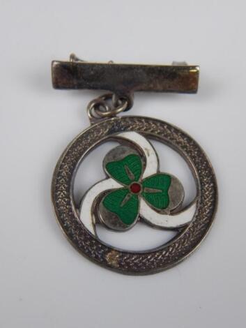 An Irish silver bar brooch