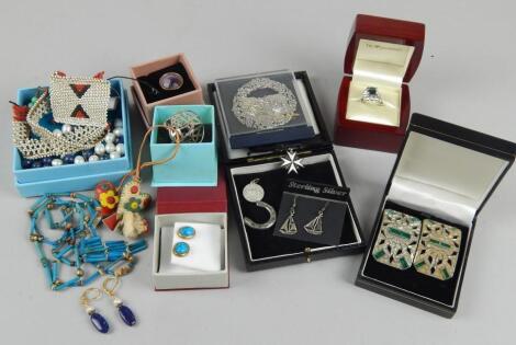 Various modern costume jewellery