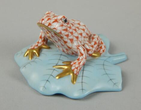 A Herend Hungary figure of a frog on leaf