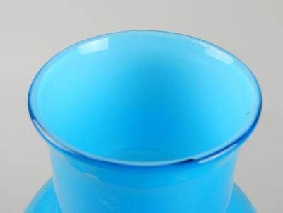 A 20thC Venini Murano Venetian turquoise glass vase - 3