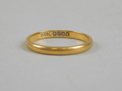 A 22ct gold wedding band