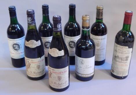 A mixed lot of eight French wines