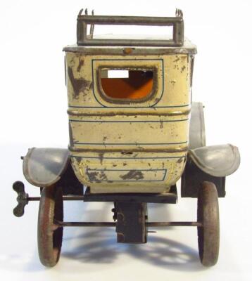 A 20thC German tin plate Landaulette clockwork car - 4