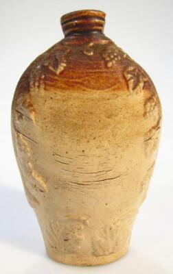 An early 19thC two coloured stoneware bottle flask - 2