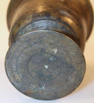 An early 18thC bronze mortar - 2