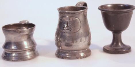 An 18thC miniature pewter tankard