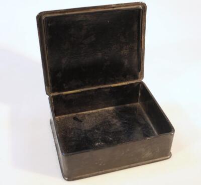 A 19thC Japanese black lacquer jewellery box - 2