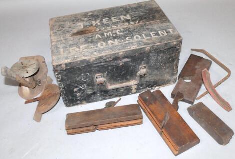 A 19thC pine tool box