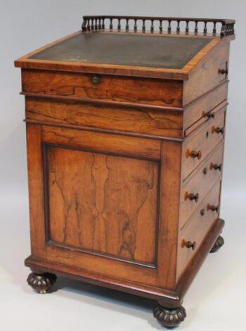 An early 19thC rosewood Davenport