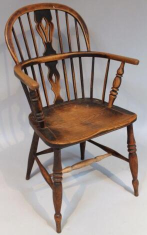 A mid-19thC ash and elm low back Windsor chair