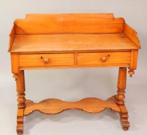 A Victorian satin walnut wash stand