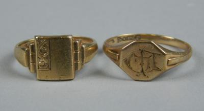 Two 9ct gold signet rings