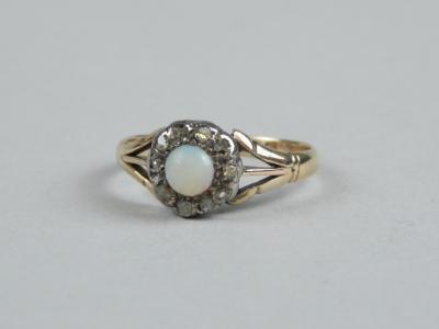 A 9ct gold Victorian dress ring