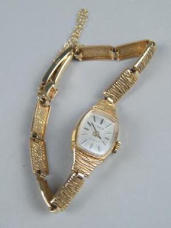 A 9ct gold Tissot ladies wristwatch