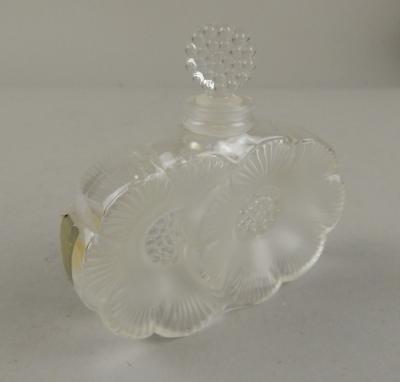 A modern Lalique scent bottle