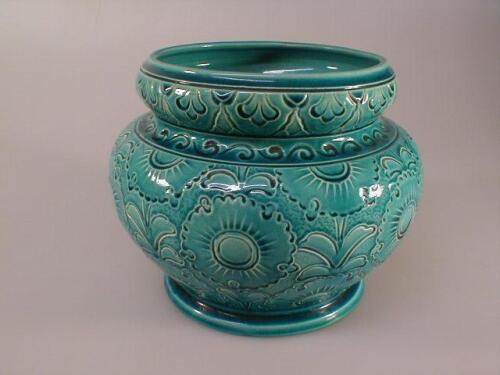 A Burmantofts faience jardiniere