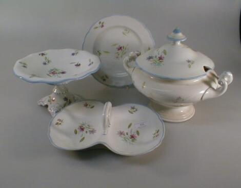 A Continental porcelain dinner service