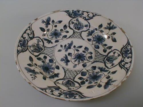 An early 19thC Delft shallow dish