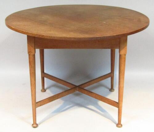 An early 20thC oak table