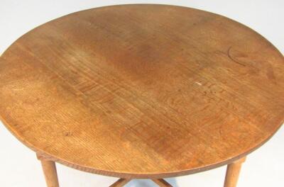 An early 20thC oak table - 2