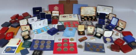 Various 20thC coin sets