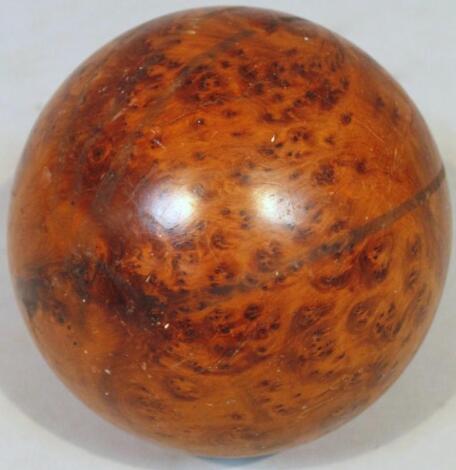 An early 20thC polished burr yew orb or finial