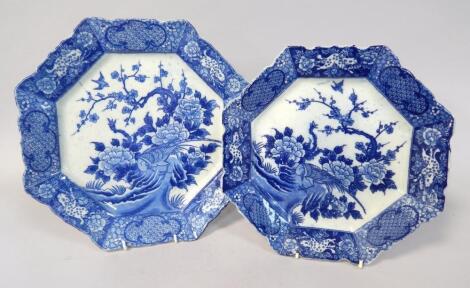 A graduated pair of Japanese blue and white octagonal plates