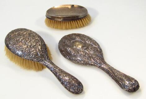 Various George V and later silver dressing table accessories