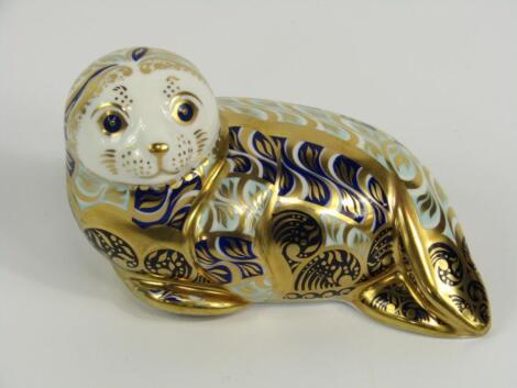 A Royal Crown Derby Imari porcelain paperweight modelled as the Harbour Seal
