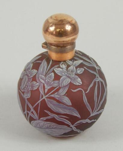 A Victorian cameo glass scent bottle