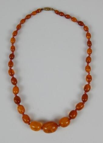 A 20thC Baltic amber style necklace