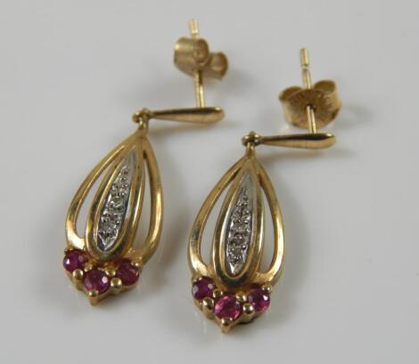 A pair of 9ct gold drop earrings