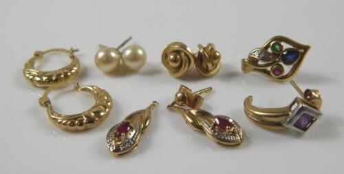 Various pairs of 9ct gold and other earrings