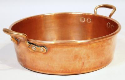 A early 20thC copper two handled bowl