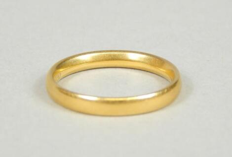 A 22ct gold wedding band