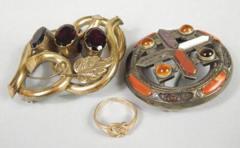 Three items of jewellery