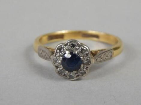 An 18ct gold dress ring