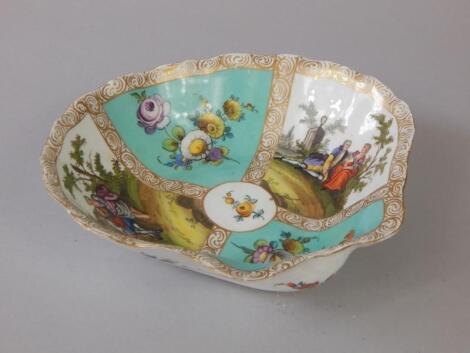 A Dresden shell shaped dish