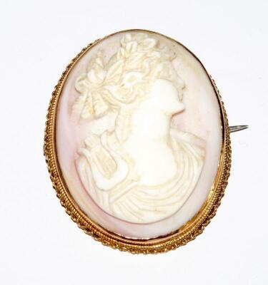 A 9ct gold mounted oval cameo brooch