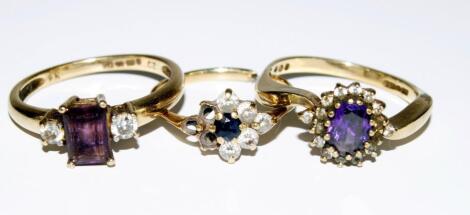 Three 9ct gold dress rings.