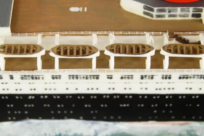 A scale model of the liner Queen Elizabeth - 5