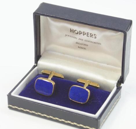 A pair of 9ct gold cufflinks