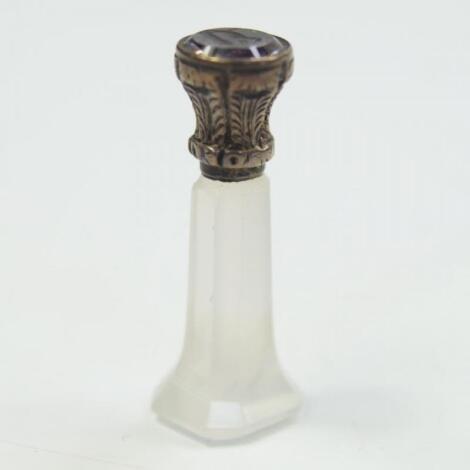 A miniature 19thC agate desk seal