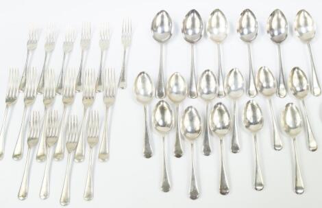 A quantity of George V silver flatware