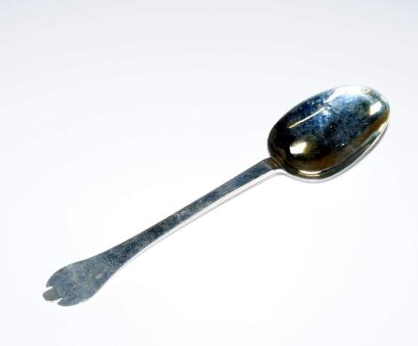 A William & Mary trefid spoon