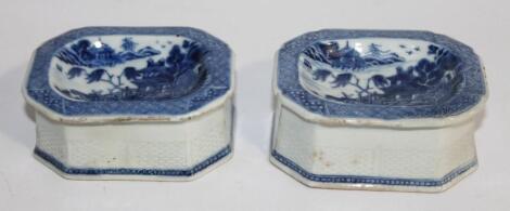 A pair of 18thC Chinese export blue and white porcelain salts