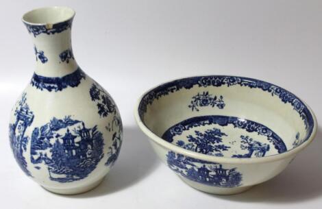 An 18thC blue and white Worcester porcelain bottle and bowl set