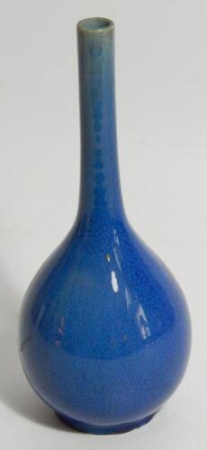 A Chinese porcelain blue crackle vase